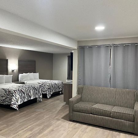 Red Roof Inn & Suites Newport News Extérieur photo