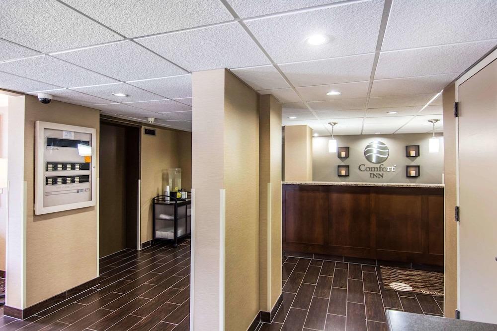 Red Roof Inn & Suites Newport News Extérieur photo