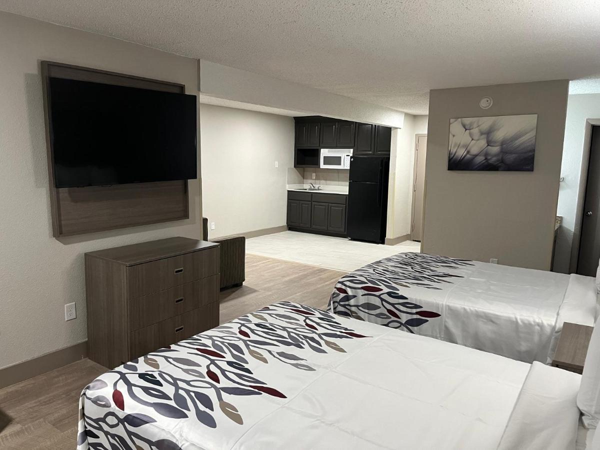 Red Roof Inn & Suites Newport News Extérieur photo