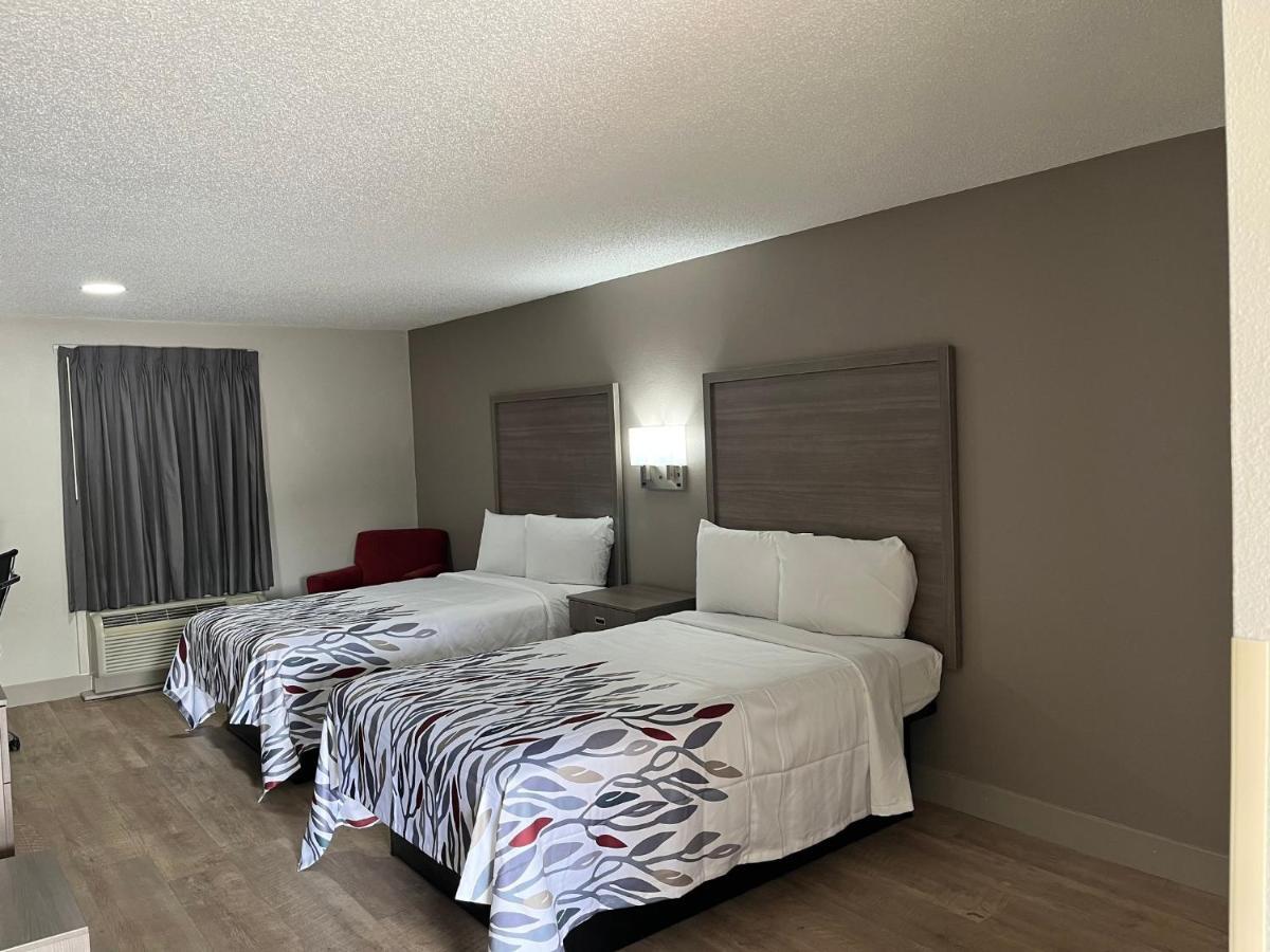 Red Roof Inn & Suites Newport News Extérieur photo