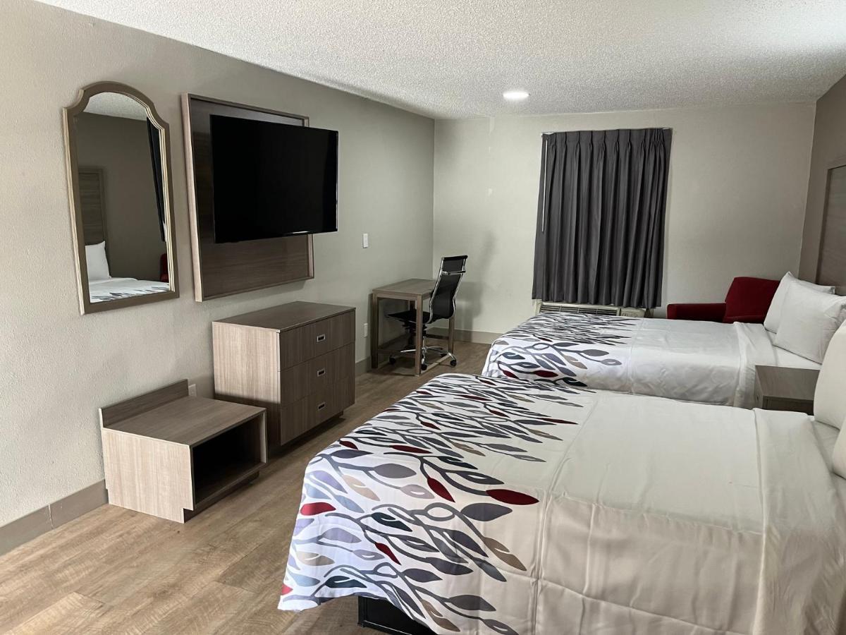 Red Roof Inn & Suites Newport News Extérieur photo