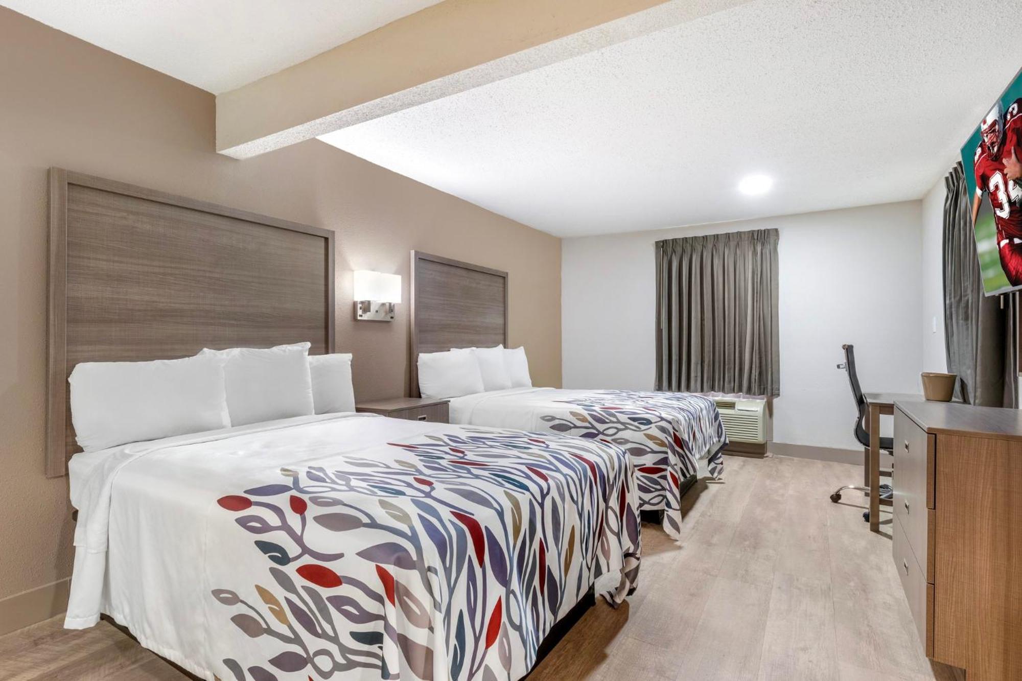 Red Roof Inn & Suites Newport News Extérieur photo